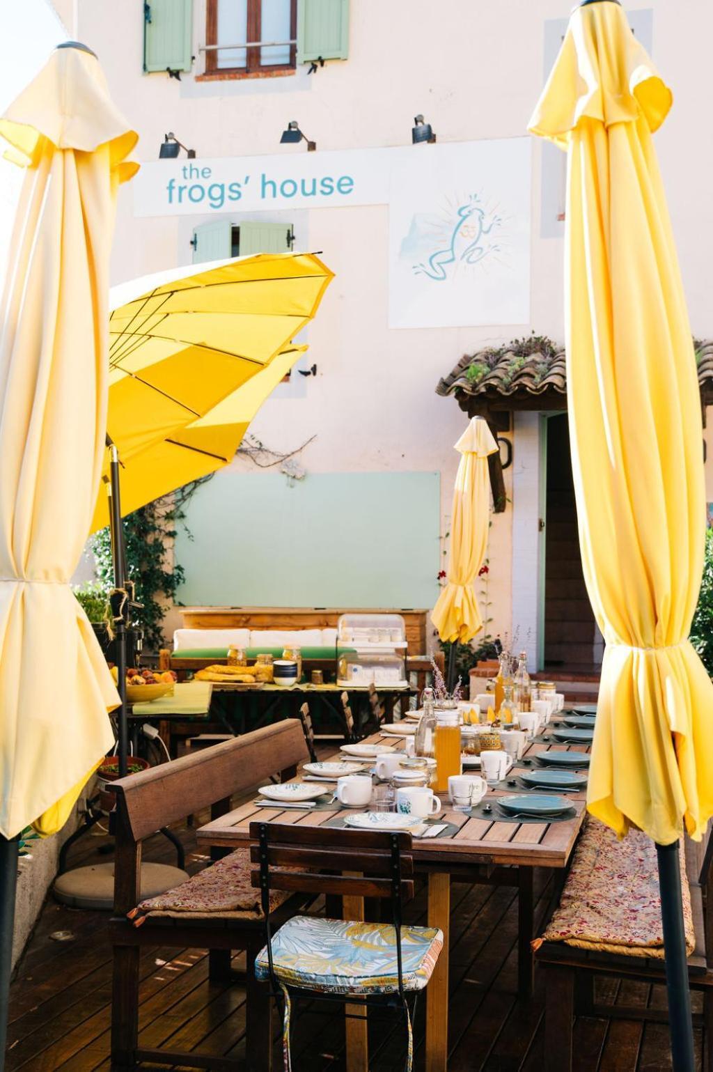 The Frogs' House - Yoga Retreat Bed & Breakfast Saint-Jeannet  Екстериор снимка