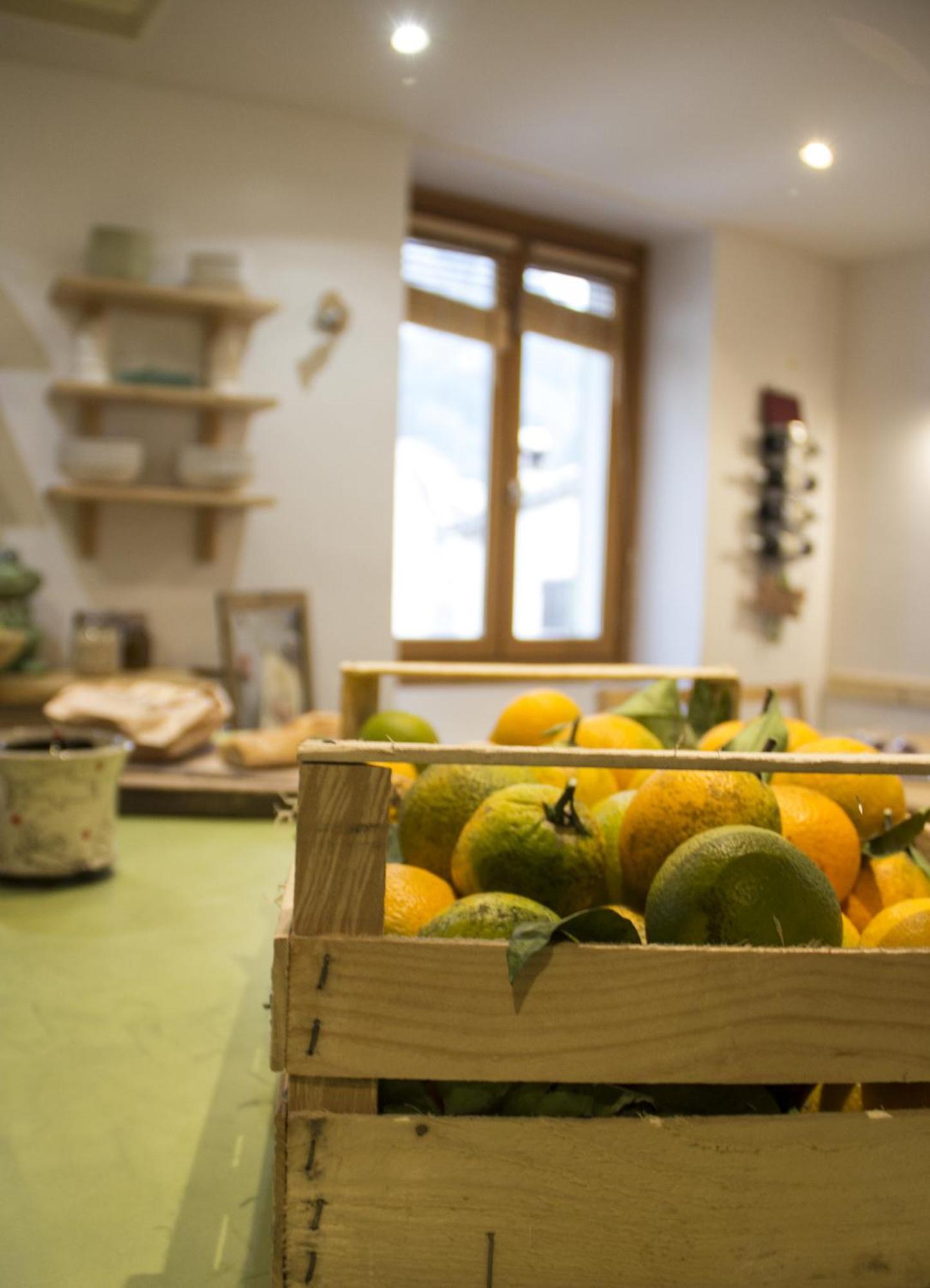 The Frogs' House - Yoga Retreat Bed & Breakfast Saint-Jeannet  Екстериор снимка