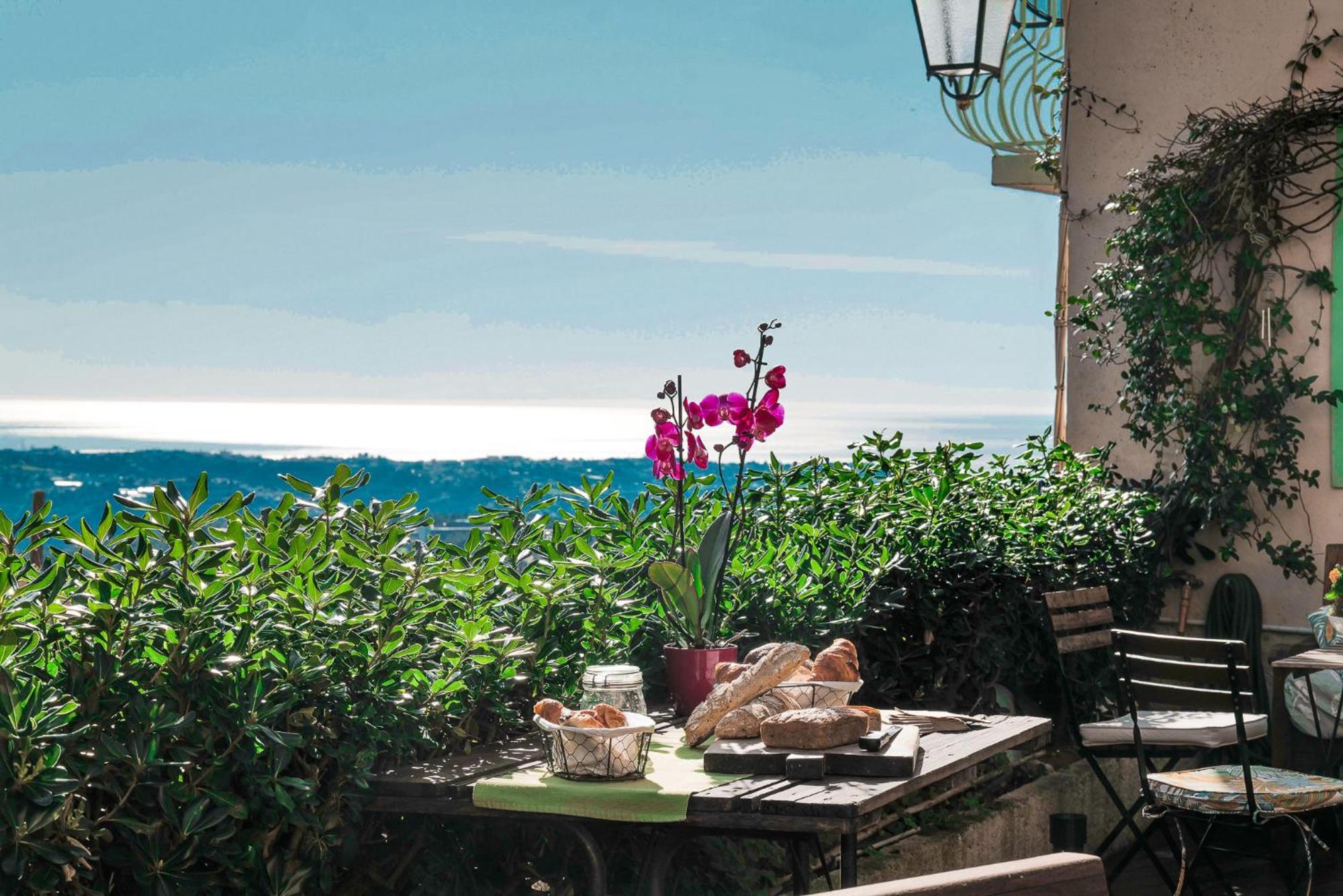 The Frogs' House - Yoga Retreat Bed & Breakfast Saint-Jeannet  Екстериор снимка